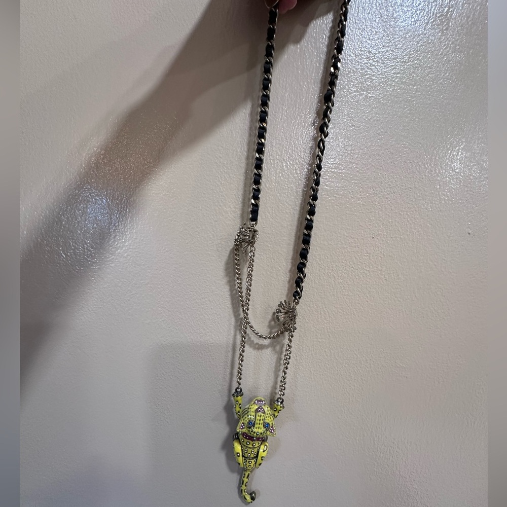 Betsey Johnson VINTAGE, like new, excellent condition necklace.
